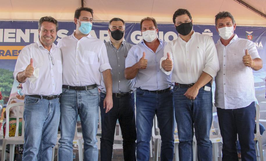 Com documentos em mãos, famílias de Goioerê celebram o Natal com casas regularizadas