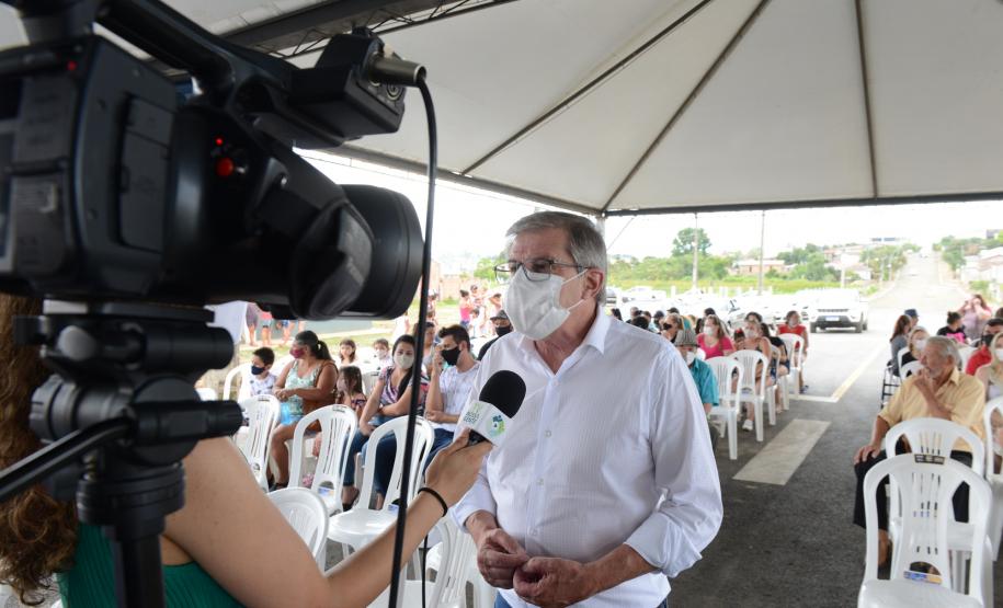 Governo entrega 90 casas e condomínio para idosos em Prudentópolis