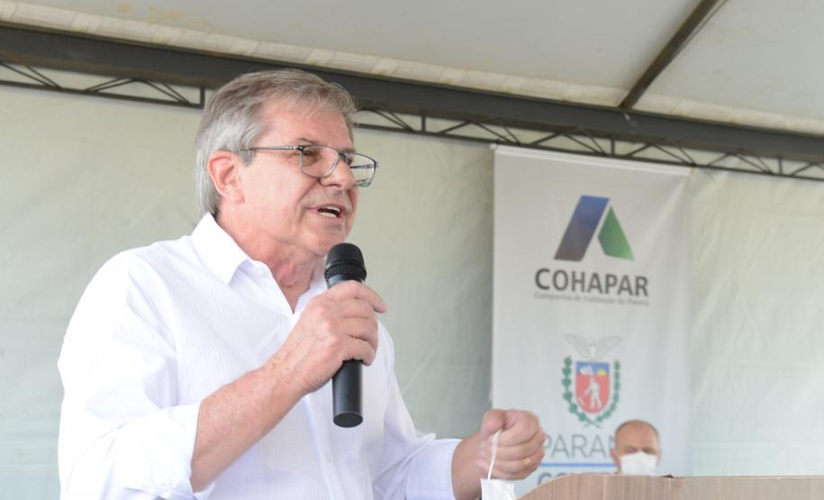 Governo entrega 90 casas e condomínio para idosos em Prudentópolis