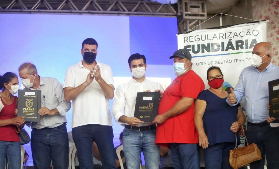 Governo realiza sonho de regularização da propriedade de 589 famílias de Pitanga