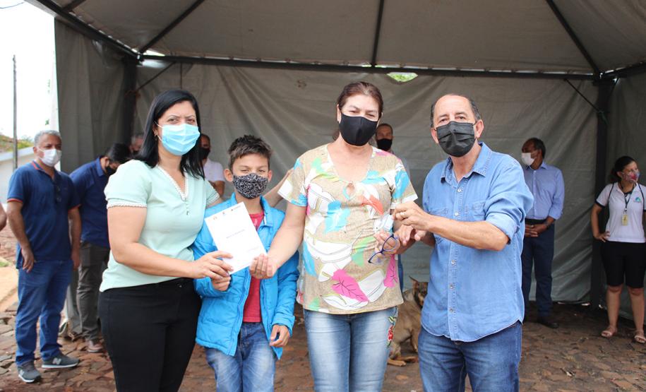 Governo entrega mais oito conjuntos e 222 famílias vão passar o Natal na casa própria