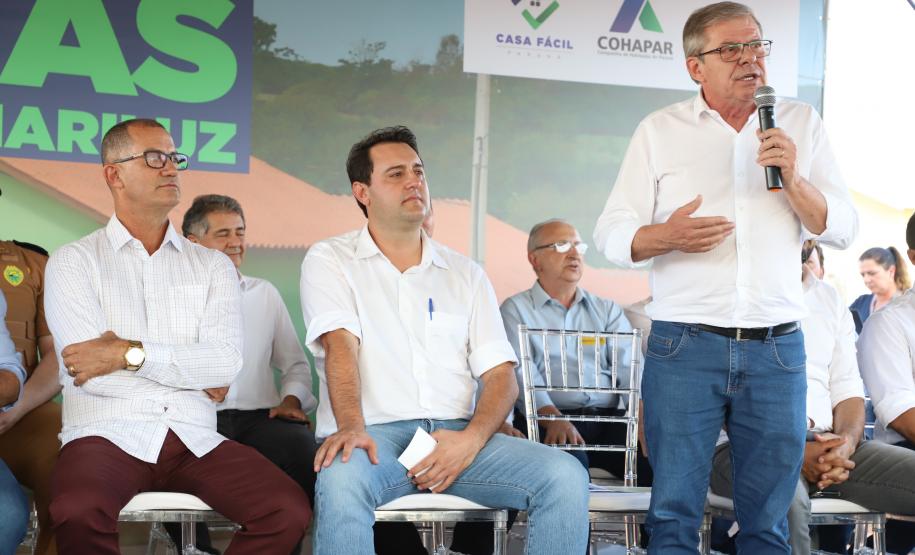 Famílias de Mariluz recebem chaves de suas novas moradias