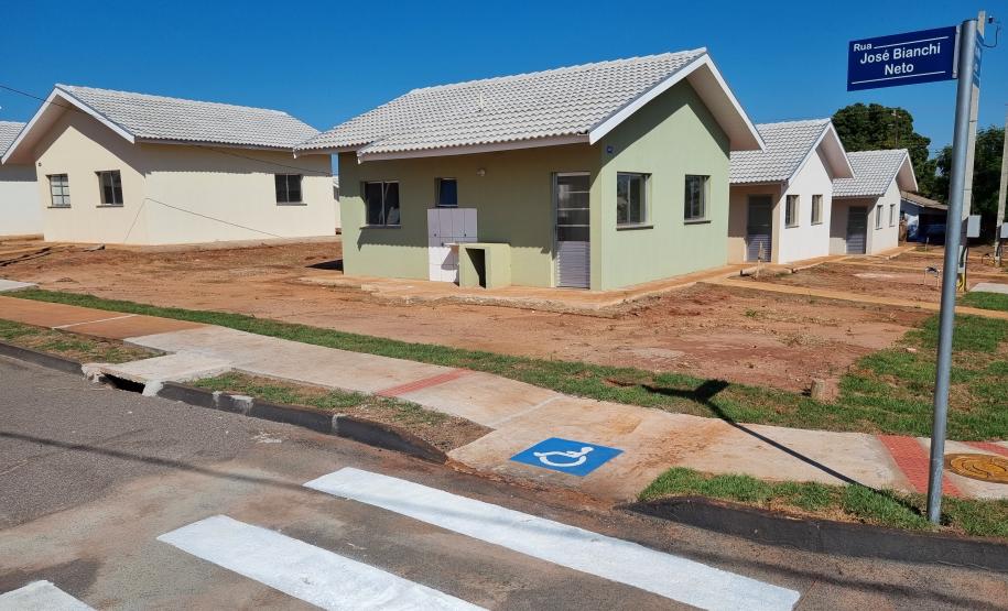 Famílias de Mariluz recebem chaves de suas novas moradias
