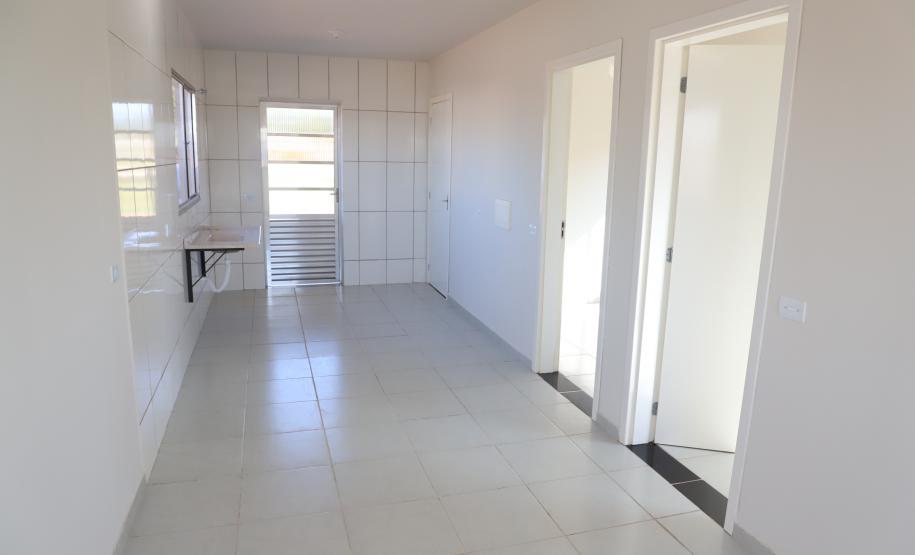 Famílias de Mariluz recebem chaves de suas novas moradias