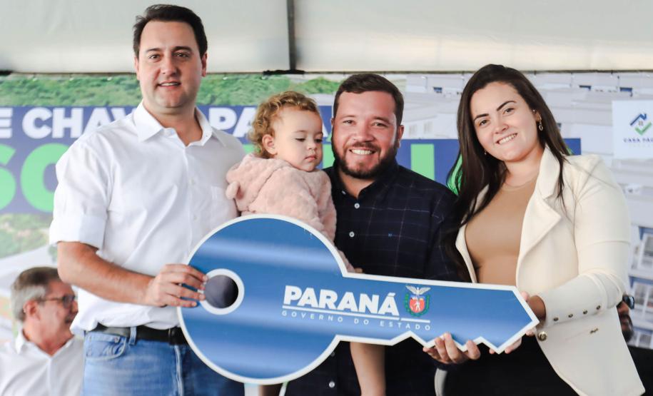Governo ajuda 114 famílias de Paranavaí a comprar apartamentos em novo residencial