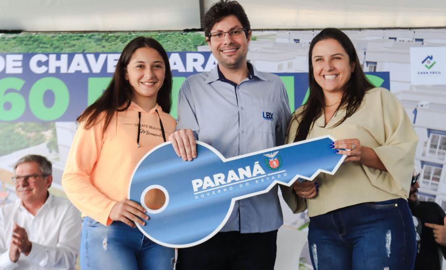 Governo ajuda 114 famílias de Paranavaí a comprar apartamentos em novo residencial