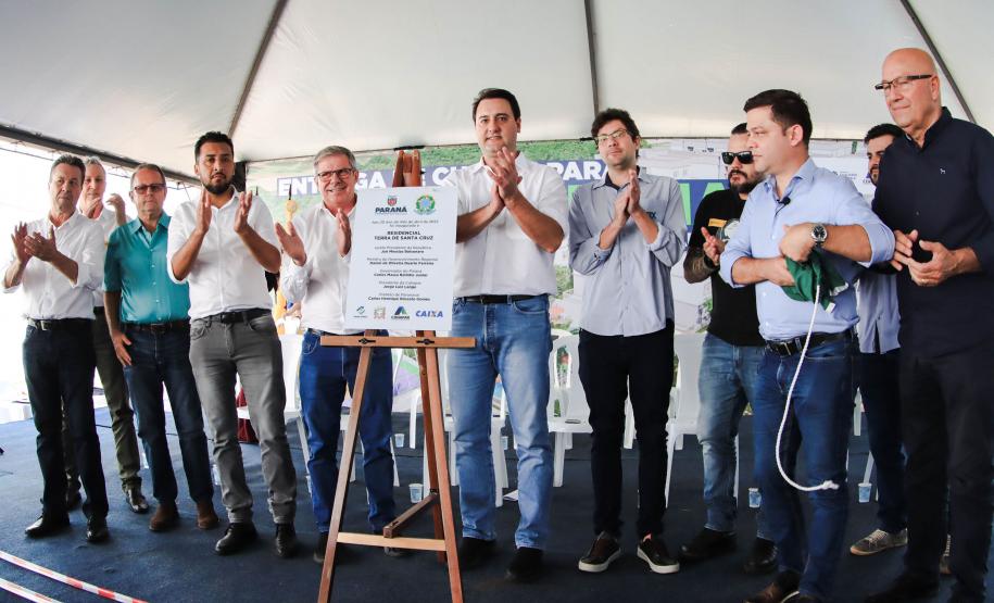 Governo ajuda 114 famílias de Paranavaí a comprar apartamentos em novo residencial