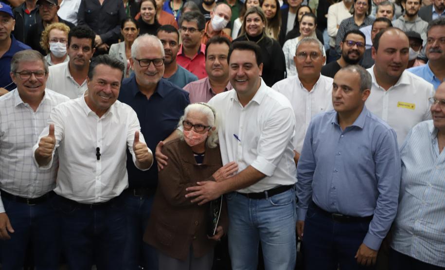 97 famílias de Cianorte recebem a matrícula de seus imóveis