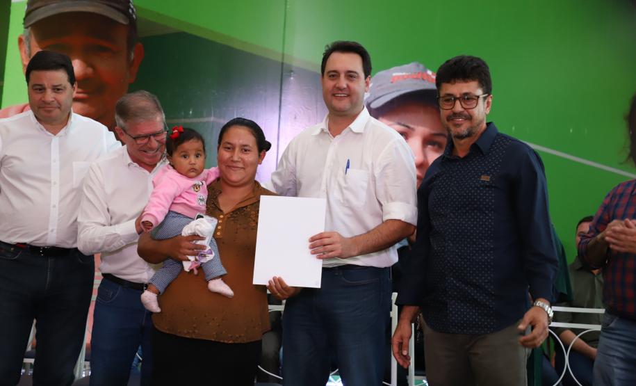 Com prioridade para moradia, governador confirma R$ 3,3 milhões para ações em Curiúva