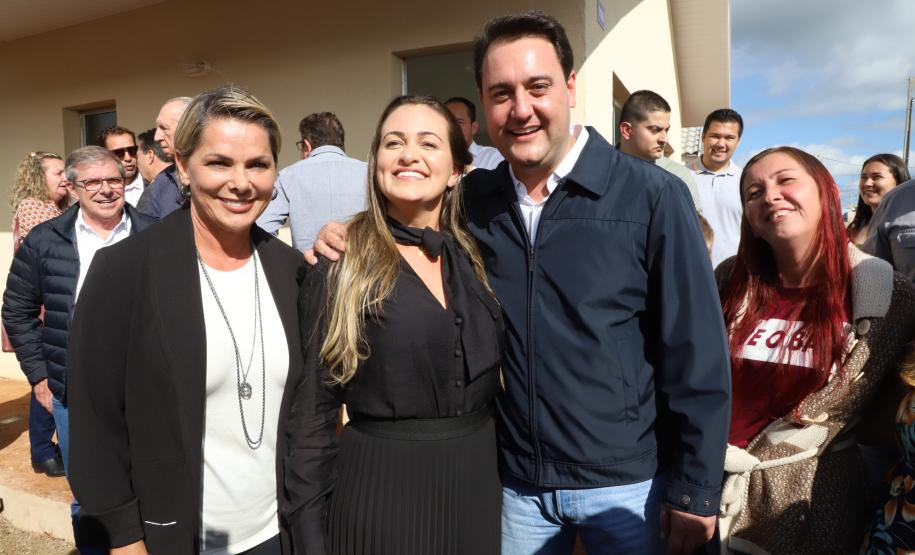 Governador entrega chaves da casa a 33 famílias de Juranda e projeta novas moradias na cidade