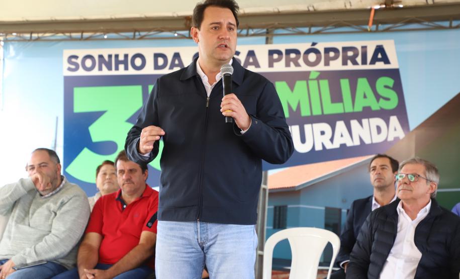 Governador entrega chaves da casa a 33 famílias de Juranda e projeta novas moradias na cidade