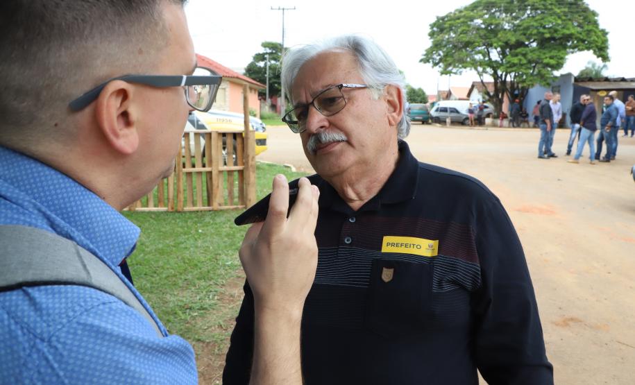 Governador entrega títulos de propriedade a 131 famílias de Ribeirão do Pinhal