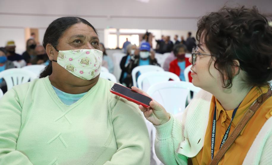 Governador entrega títulos de propriedade a 254 famílias