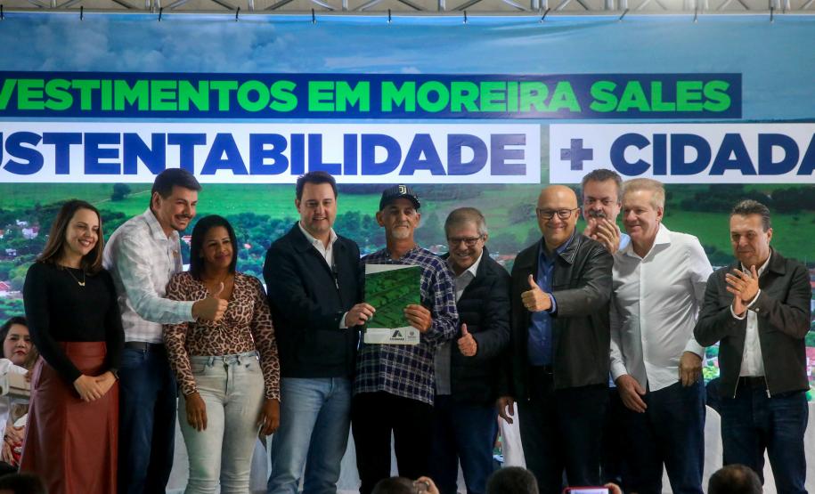 Governador entrega títulos de regularização fundiária a 52 famílias de Moreira Sales