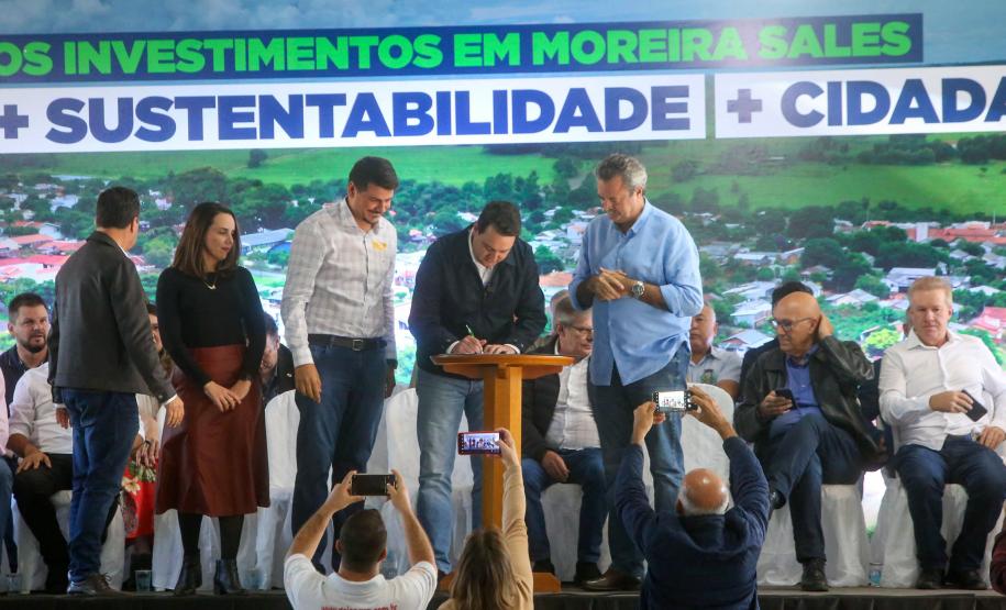Governador entrega títulos de regularização fundiária a 52 famílias de Moreira Sales