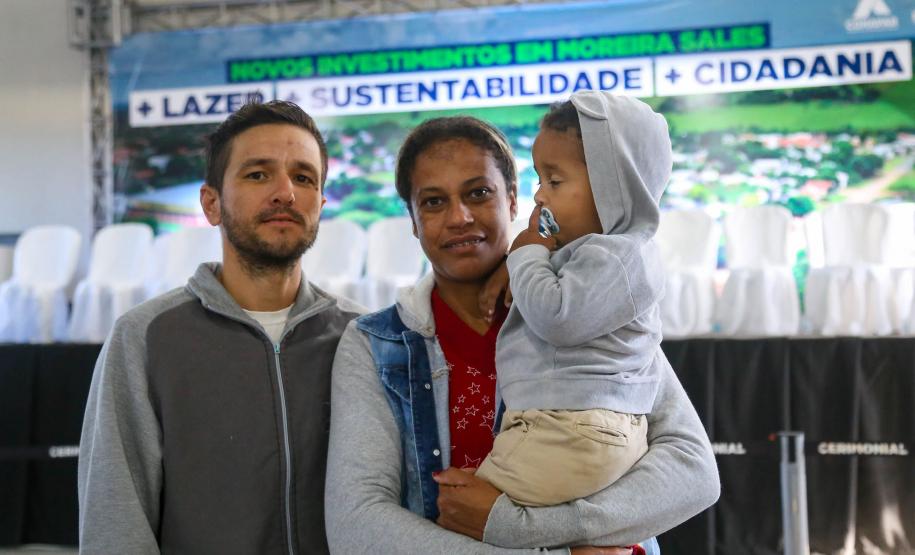 Governador entrega títulos de regularização fundiária a 52 famílias de Moreira Sales