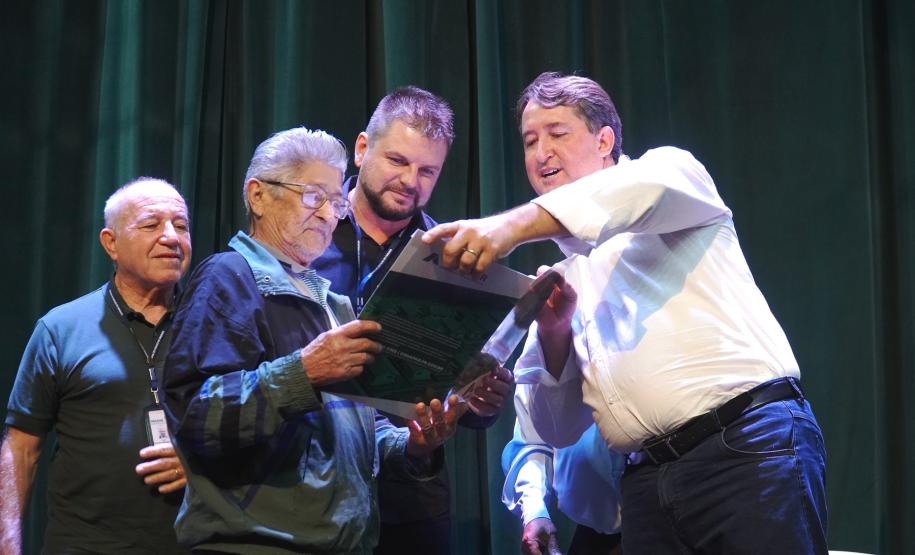 Governo do Estado regulariza 118 imóveis sem registro em Umuarama