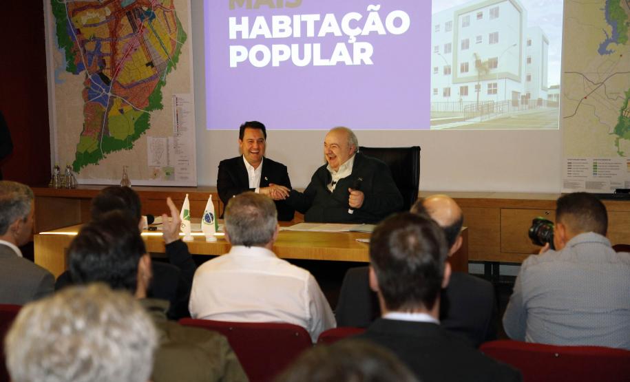 Estado e Prefeitura de Curitiba firmam novas parcerias para habitação e transporte público