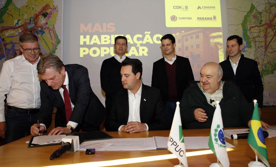 Estado e Prefeitura de Curitiba firmam novas parcerias para habitação e transporte público