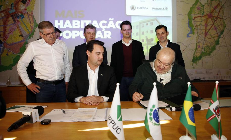 Estado e Prefeitura de Curitiba firmam novas parcerias para habitação e transporte público
