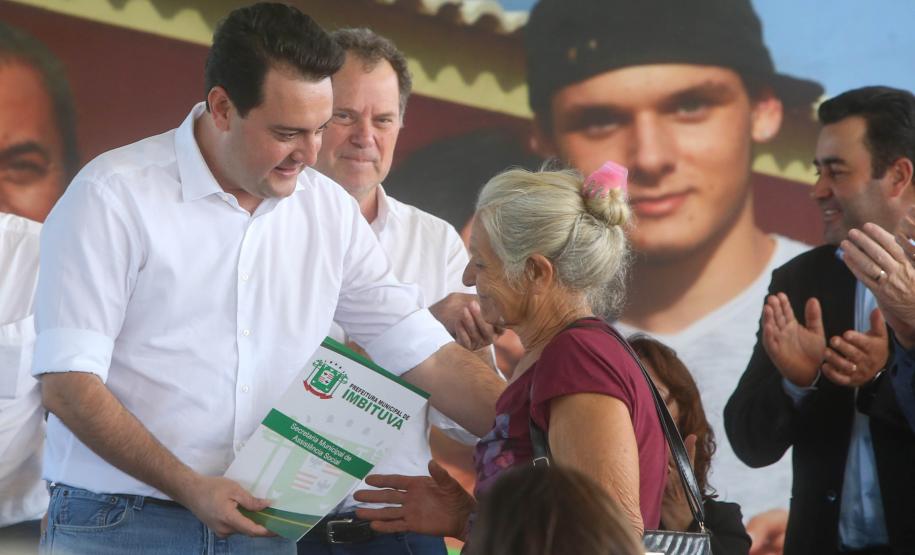 Governador regulariza moradia de 936 famílias em Imbituva e libera R$ 15 milhões para a cidade