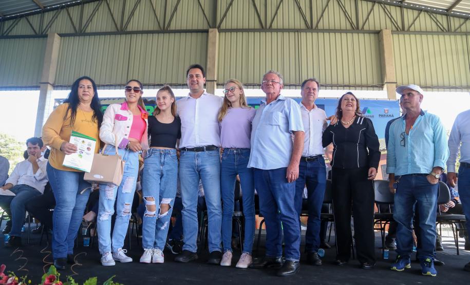 Governador regulariza moradia de 936 famílias em Imbituva e libera R$ 15 milhões para a cidade