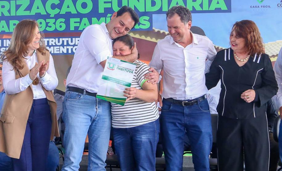 Governador regulariza moradia de 936 famílias em Imbituva e libera R$ 15 milhões para a cidade
