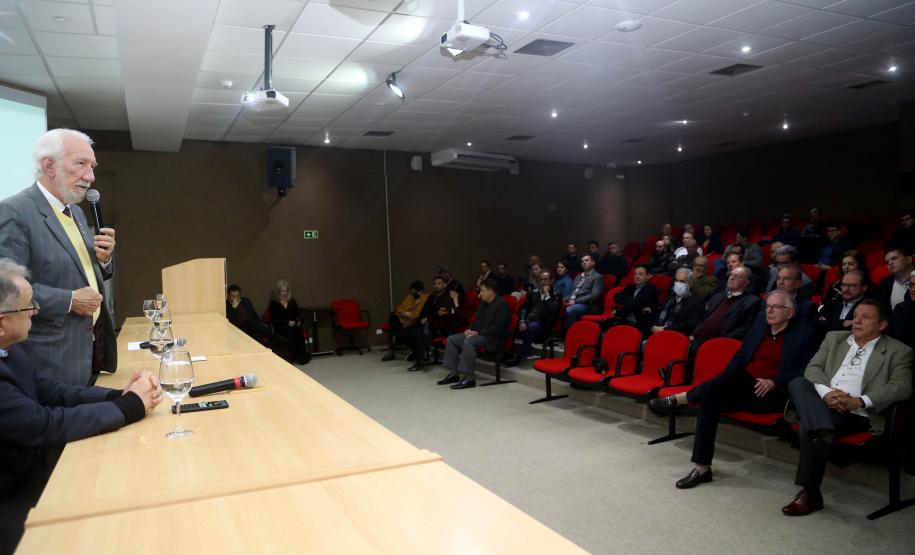 Piana destaca apoio do Sinduscon a projetos habitacionais do Estado