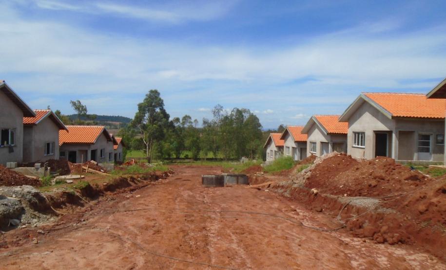 Construção de 23 casas avança em Jundiaí do Sul e interessados devem se cadastrar na Cohapar