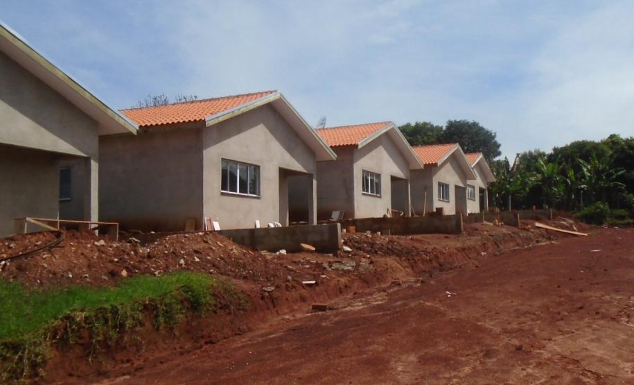 Construção de 23 casas avança em Jundiaí do Sul e interessados devem se cadastrar na Cohapar