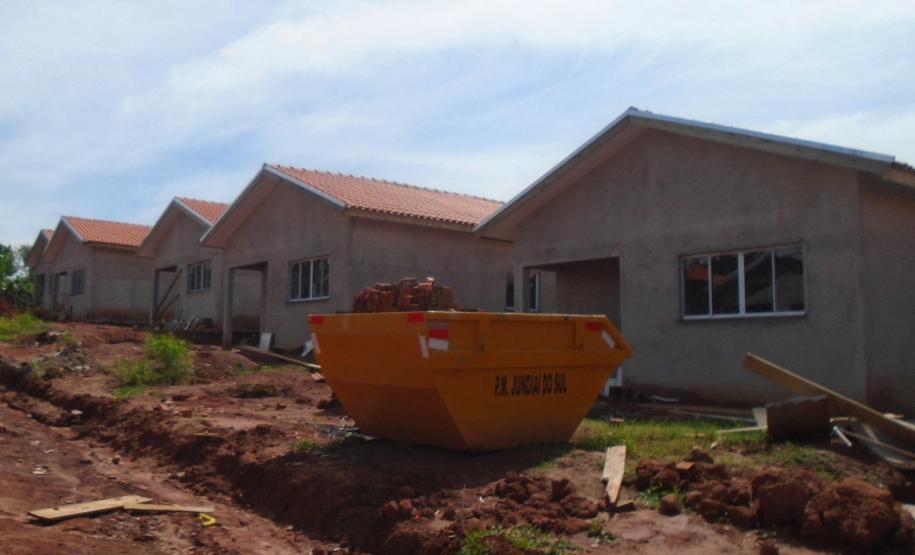 Construção de 23 casas avança em Jundiaí do Sul e interessados devem se cadastrar na Cohapar