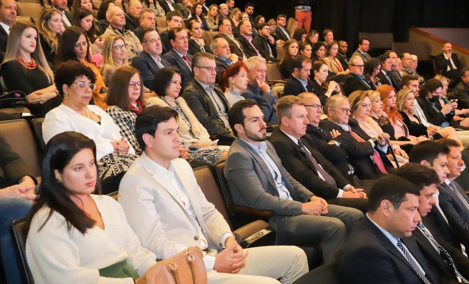 Presidente da Cohapar acompanha posse da nova diretoria do Sinduscon-PR