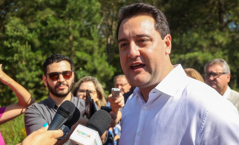 Governador entrega casas custeadas pelo Estado a 34 famílias de Rio Azul