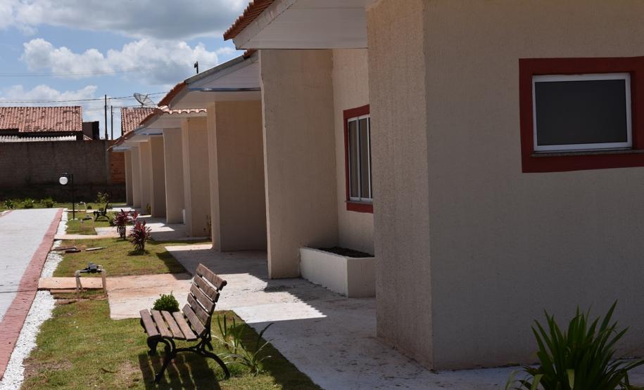 Governo do Paraná inaugura condomínio do idoso de Cornélio Procópio