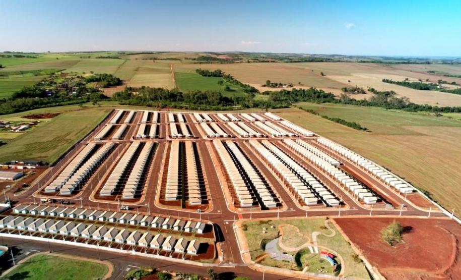 Em nova parceria, Governo ajuda 333 famílias de Londrina a conquistar casa própria