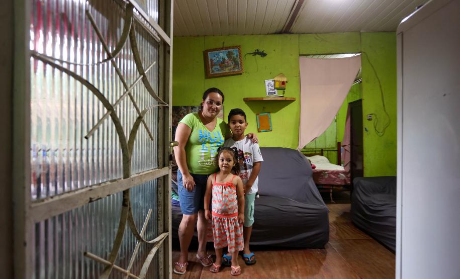 Governador entrega casas custeadas pelo Estado a 34 famílias de Rio Azul
