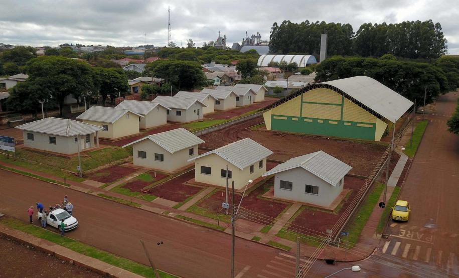 Em menos de dois anos, Governo do Paraná ajuda 30 mil famílias a conquistarem uma casa própria