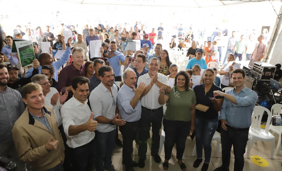 Governador Carlos Massa Ratinho junior entrega moradias do Programa Casa Fácil Paraná em Cascavel