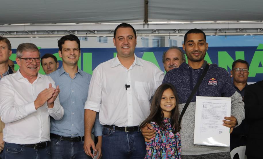 Governador Carlos Massa Ratinho junior entrega moradias do Programa Casa Fácil Paraná em Cascavel