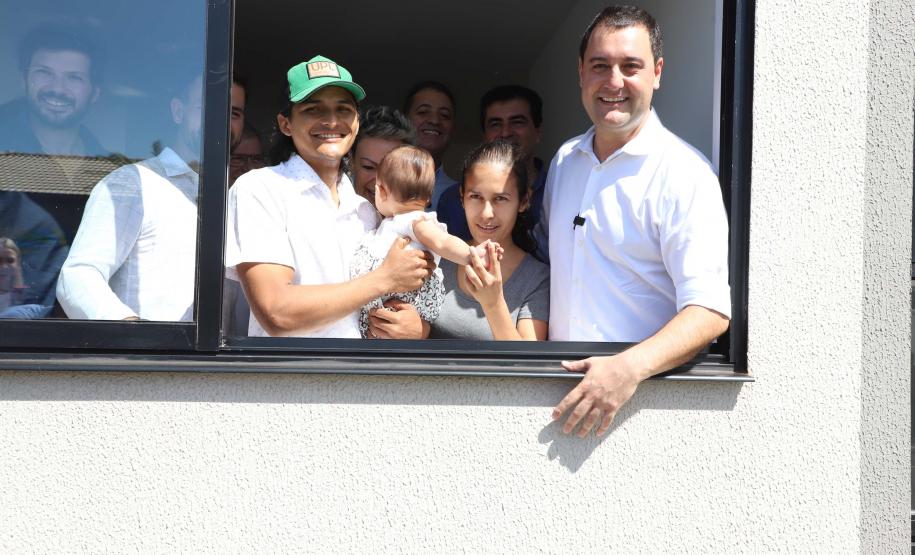 Recursos do Estado ajudam 94 famílias de Londrina a conquistarem uma casa própria