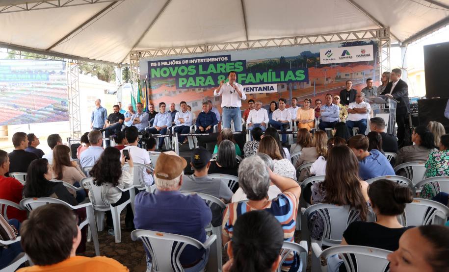 Com investimento de R$ 8,1 milhões do Estado, governador entrega 84 casas populares a famílias de Ventania