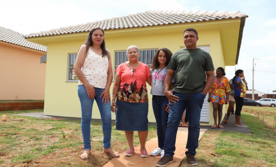 Governador inaugura conjunto com 60 moradias em Atalaia