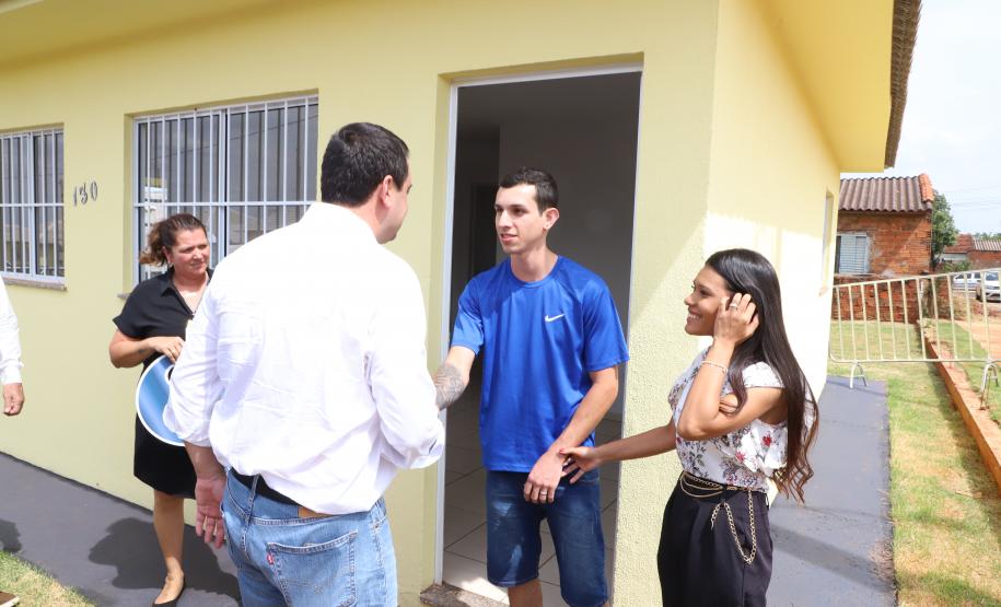 Governador inaugura conjunto com 60 moradias em Atalaia