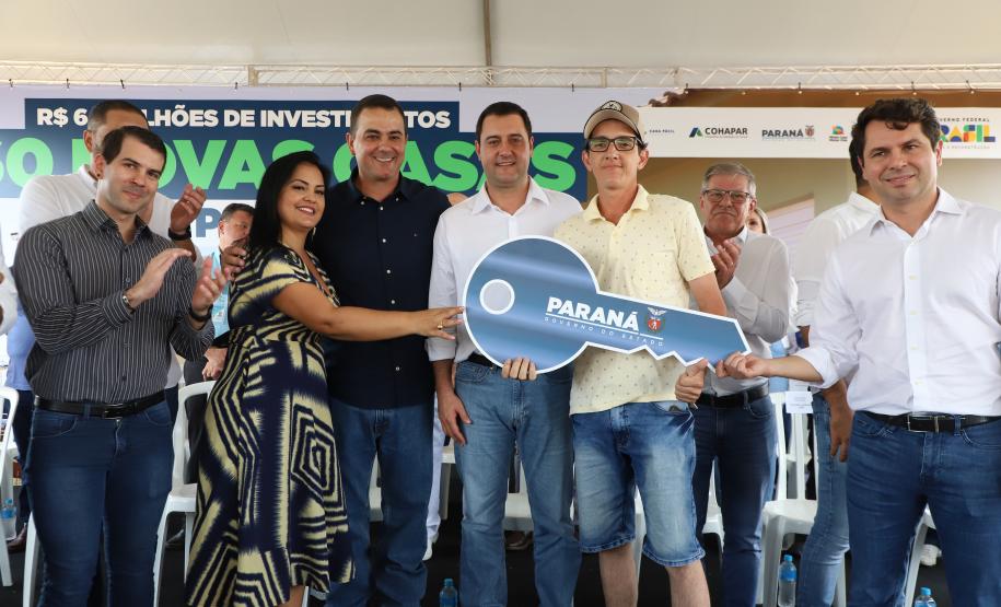 Governador inaugura conjunto com 60 moradias em Atalaia
