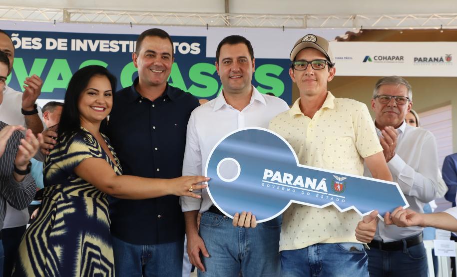 Governador inaugura conjunto com 60 moradias em Atalaia
