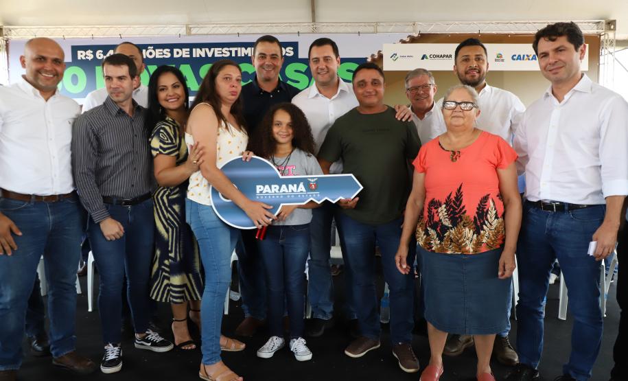 Governador inaugura conjunto com 60 moradias em Atalaia