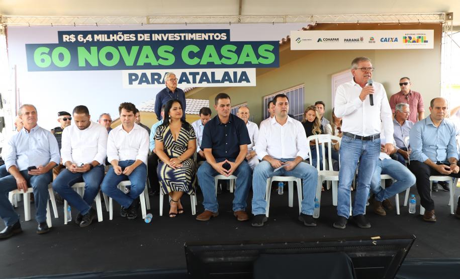 Governador inaugura conjunto com 60 moradias em Atalaia