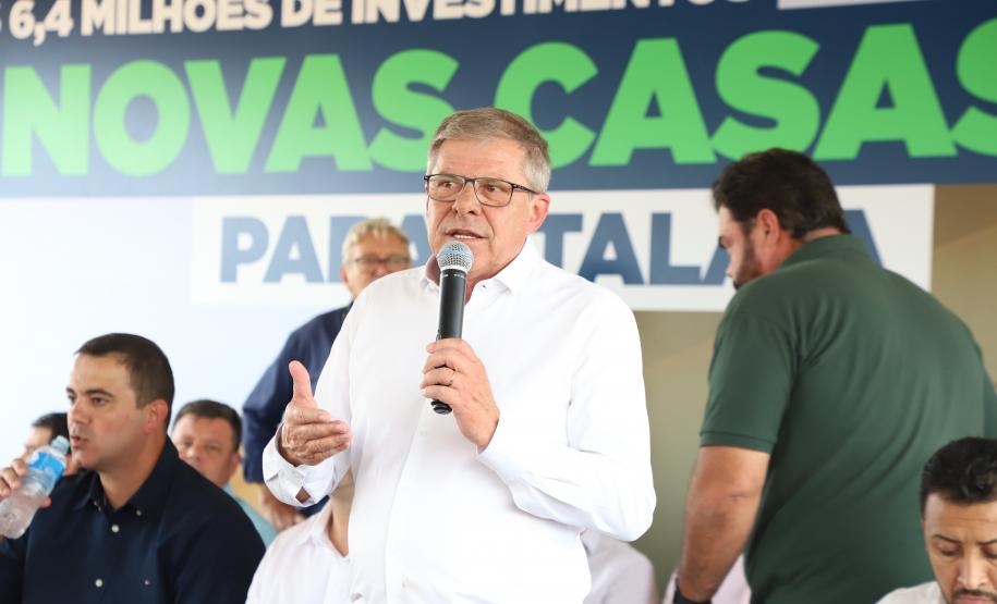 Governador inaugura conjunto com 60 moradias em Atalaia