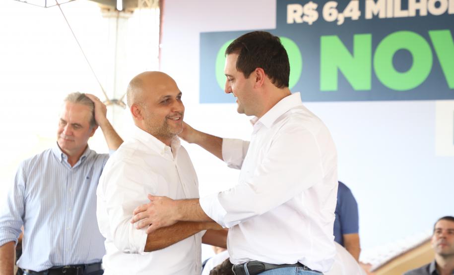 Governador inaugura conjunto com 60 moradias em Atalaia