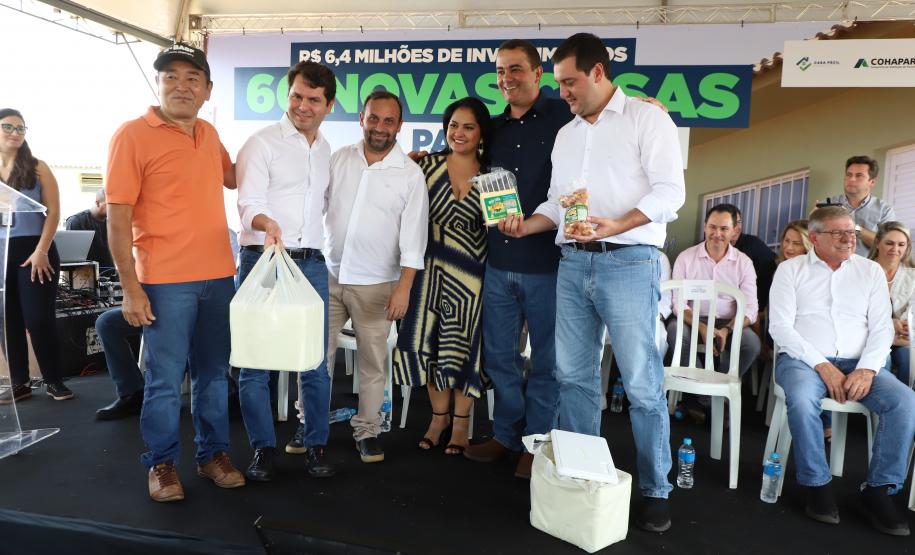 Governador inaugura conjunto com 60 moradias em Atalaia